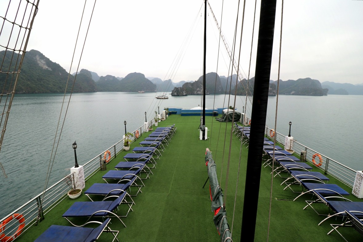 Halong-Bay-Cruise-Sundeck