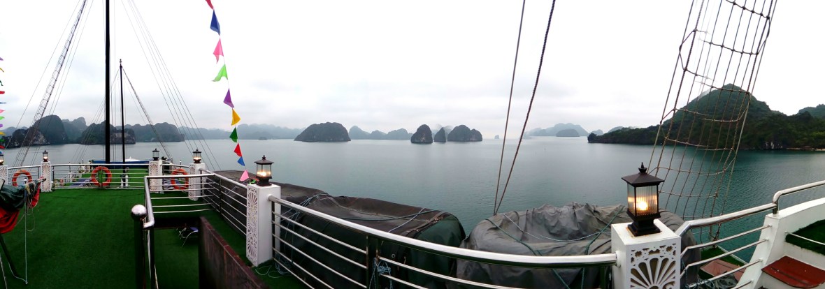 Halong-Bay-Pano