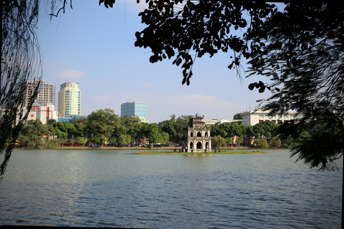 HoanKiemLakeHanoi.jpg